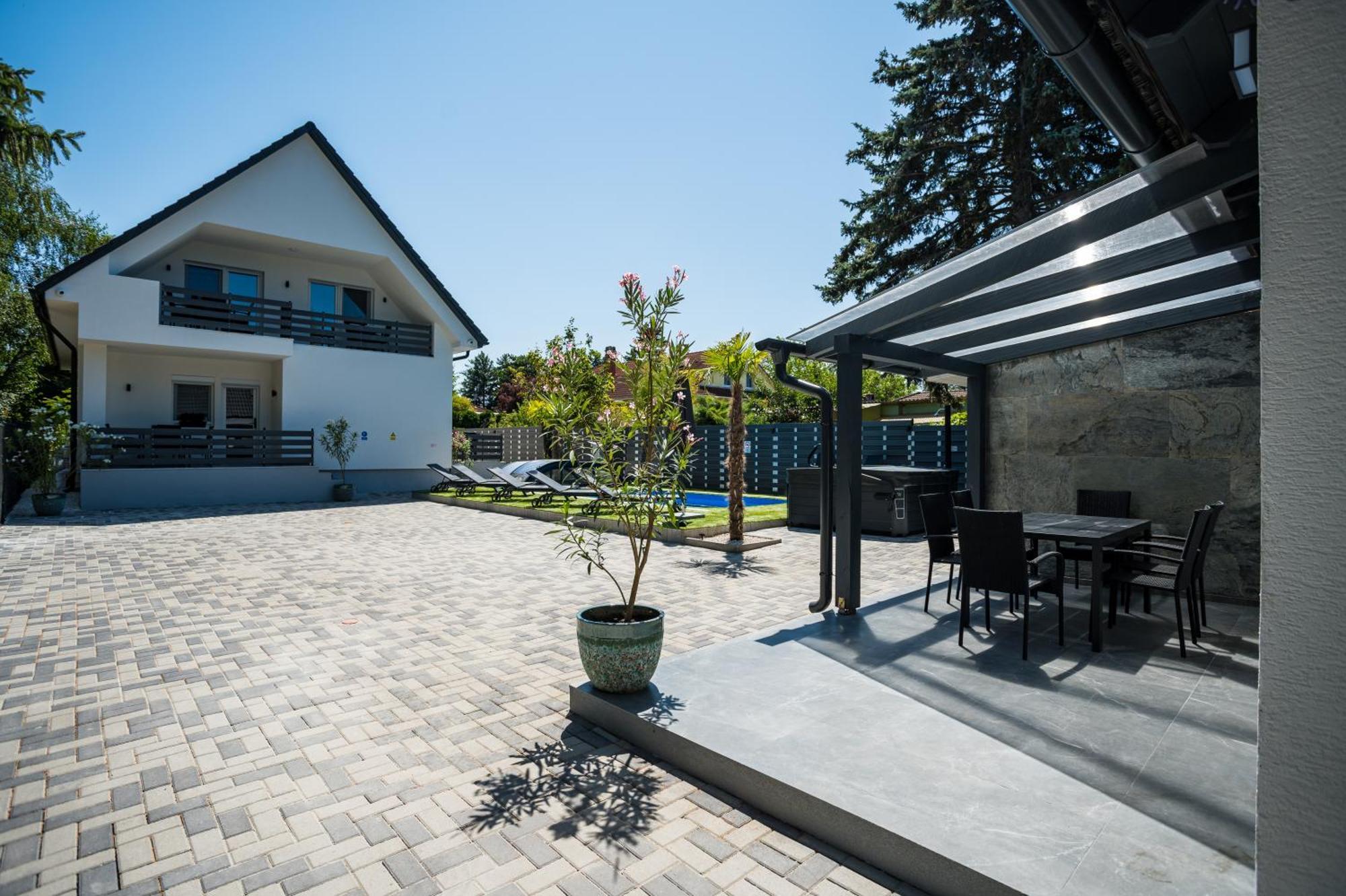 Balatonic Lime Apartmanhaz Siófok Buitenkant foto