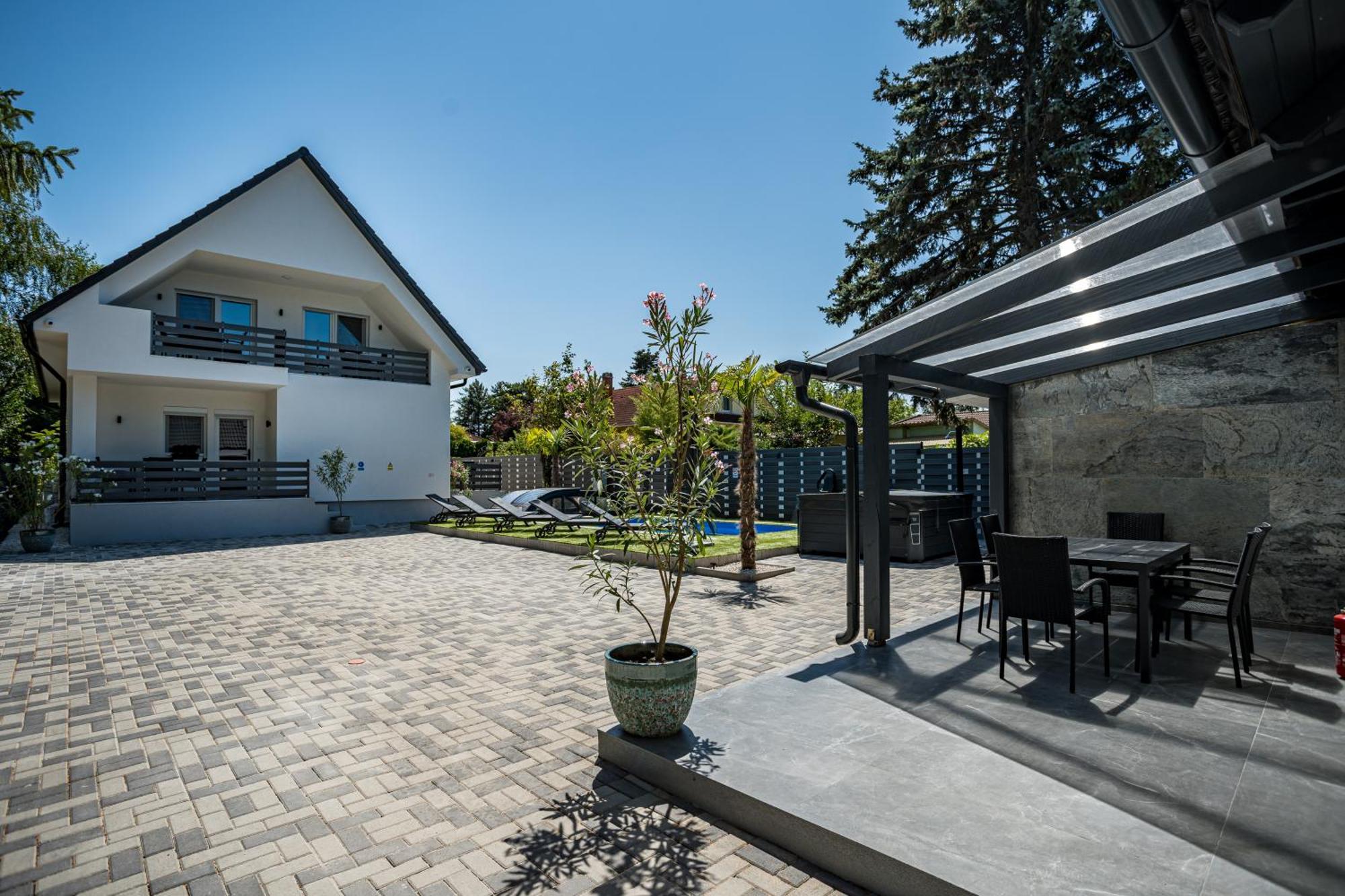 Balatonic Lime Apartmanhaz Siófok Buitenkant foto