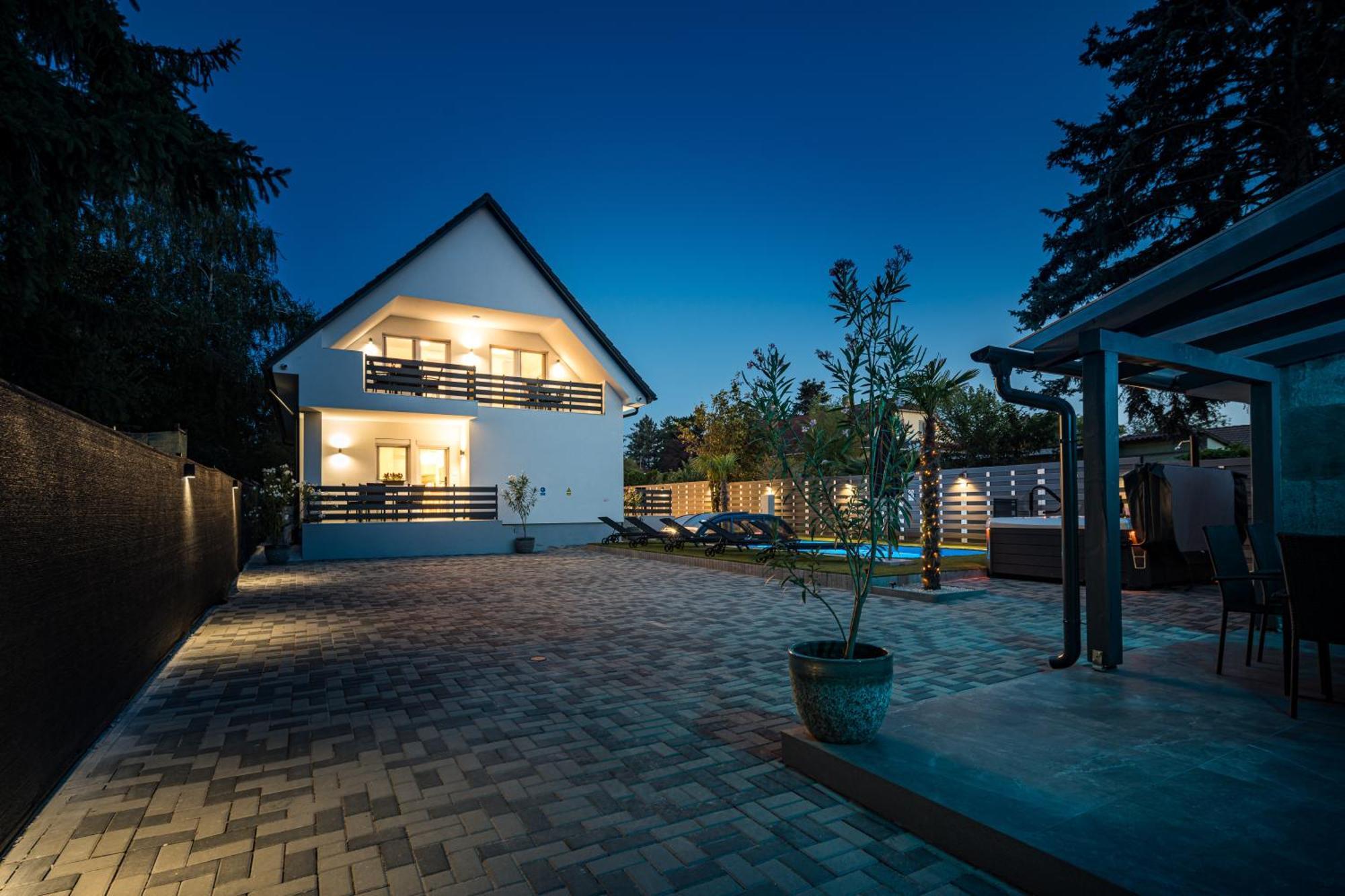 Balatonic Lime Apartmanhaz Siófok Buitenkant foto