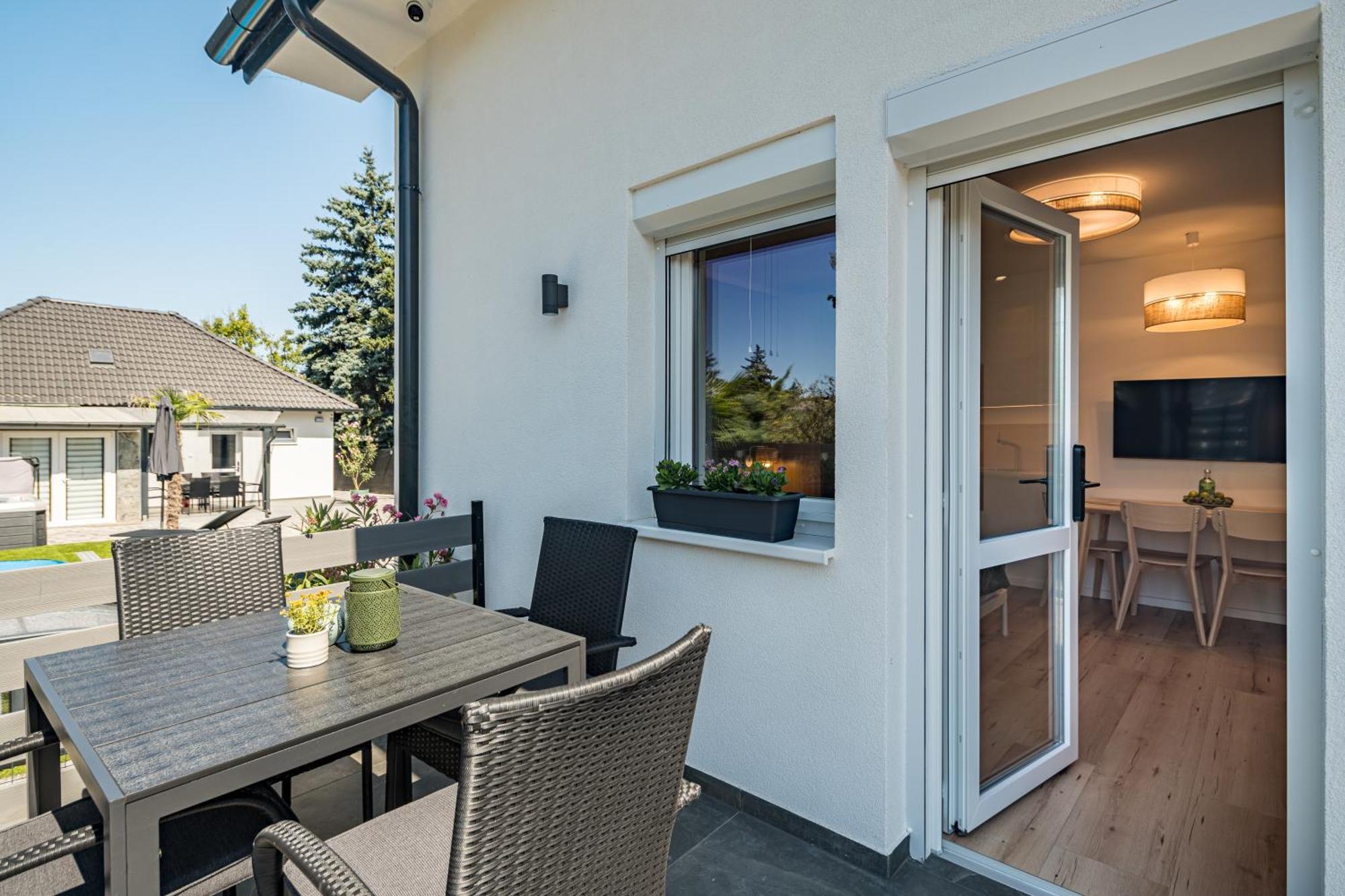 Balatonic Lime Apartmanhaz Siófok Buitenkant foto